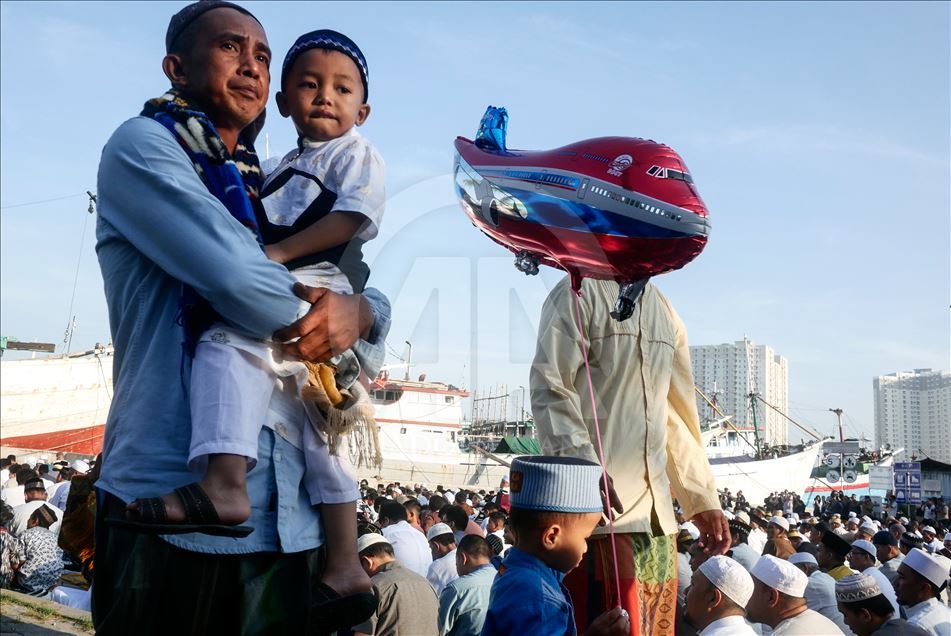 Salat Idul Fitri di Pelabuhan Sunda Kelapa
