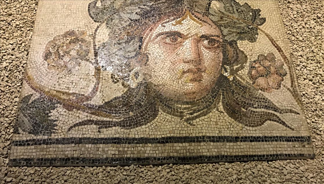 Returned 'Gypsy girl' mosaic pieces on show