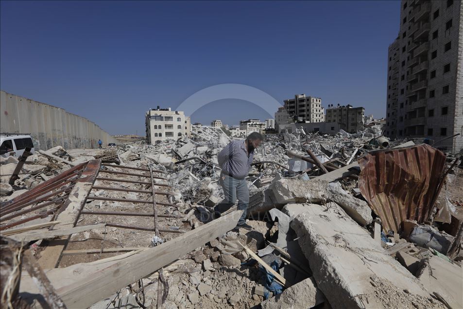 إسرائيل تهدم مساكن ومنشآت فلسطينية بالضفة والقدس