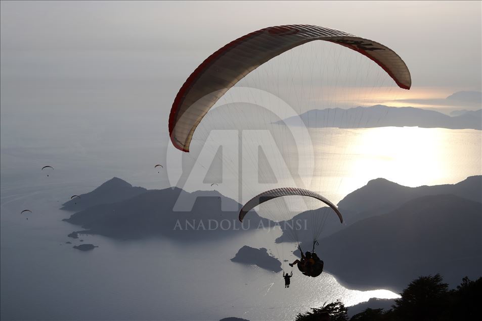 تركيا.. مركز "باباداغ" للقفز المظلي يتحول إلى مقصد لعشاق هذه الرياضة
