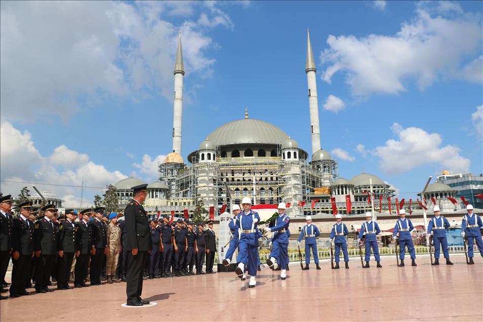قوات الدرك التركية تحتفل بالذكرى الـ 180 لتأسيسها
