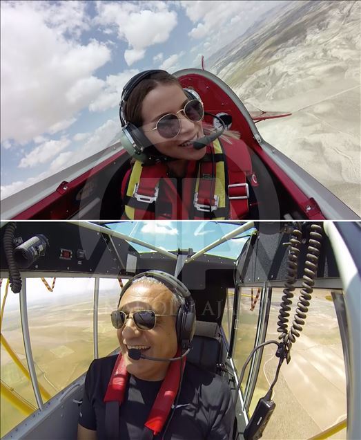 Daring dad-daughter aerobatics duo take to skies to celebrate Father's Day