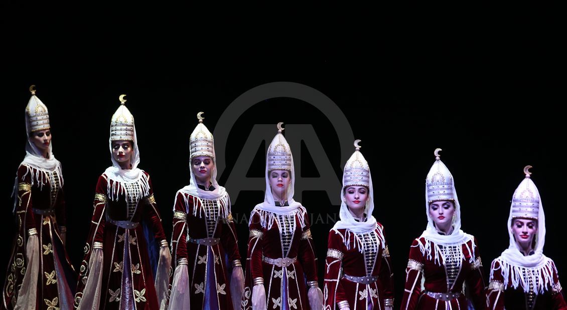 Nalmes dance group perform in Bursa