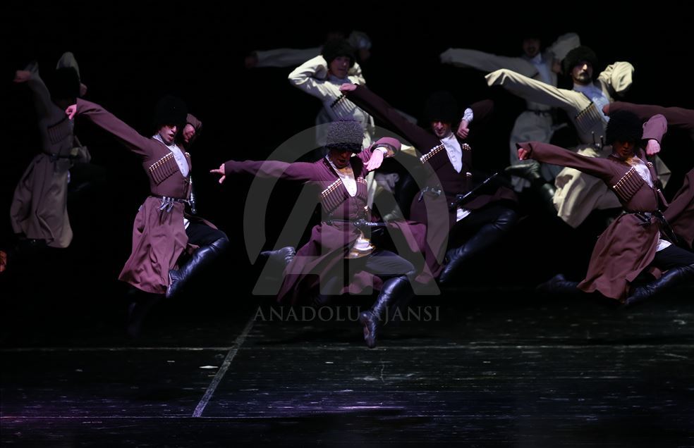 Nalmes dance group perform in Bursa