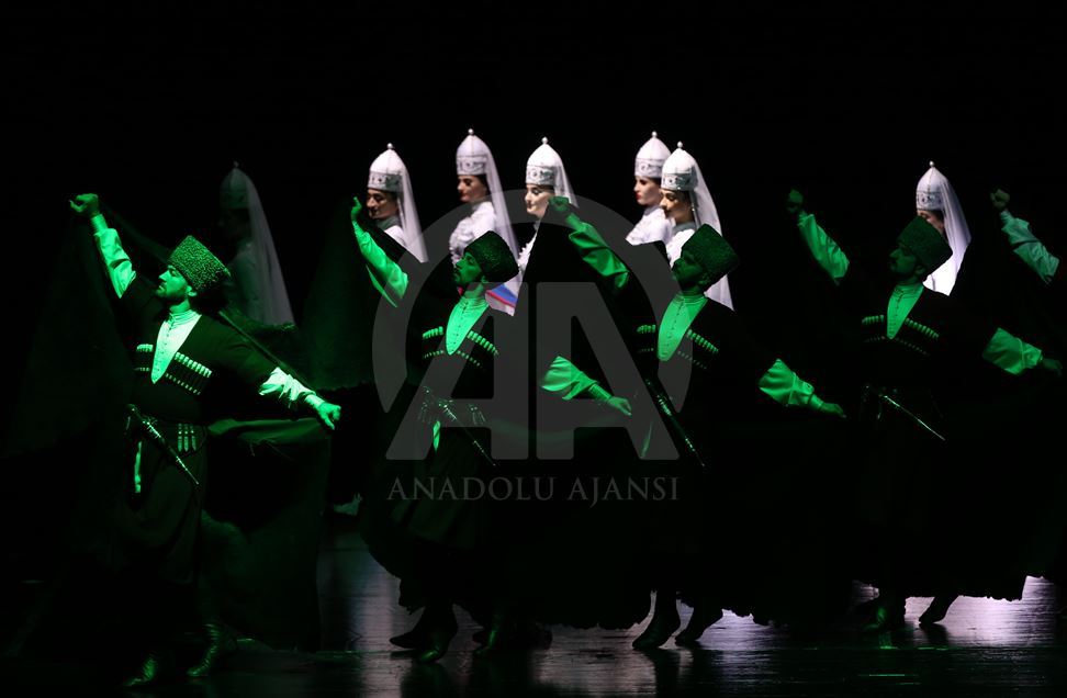 Nalmes dance group perform in Bursa