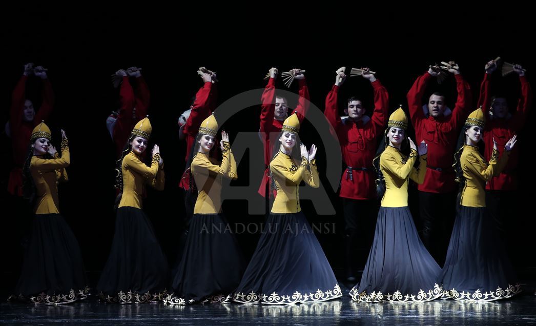 Nalmes dance group perform in Bursa