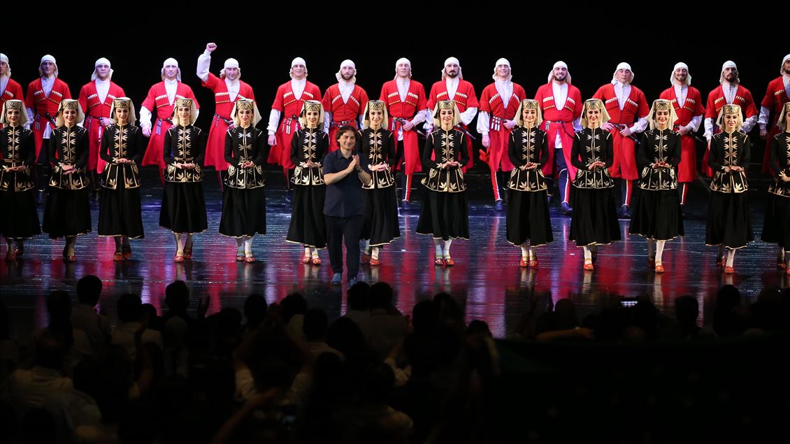 Nalmes dance group perform in Bursa