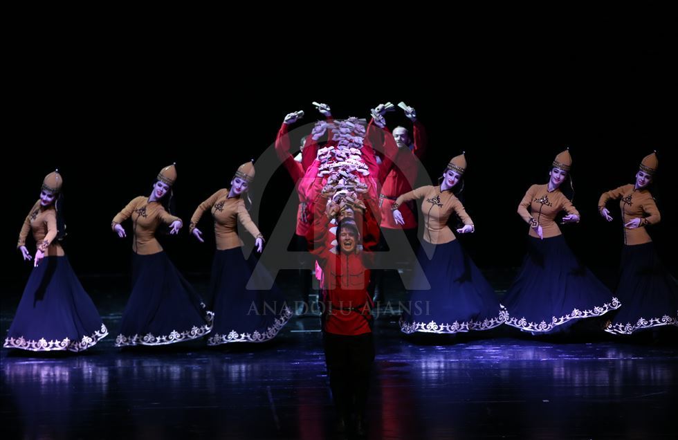 Nalmes dance group perform in Bursa