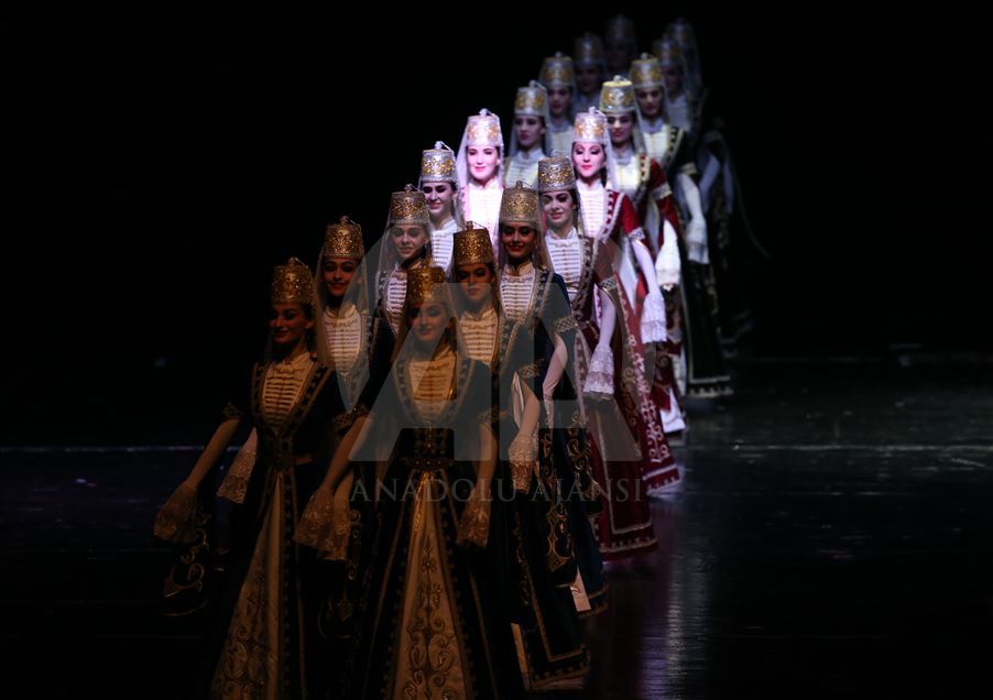 Nalmes dance group perform in Bursa