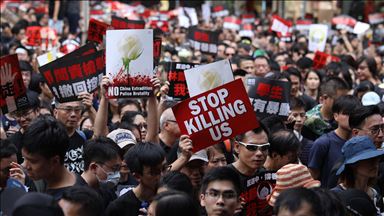 Hong Kong'da protesto gösterilerine devam edildi