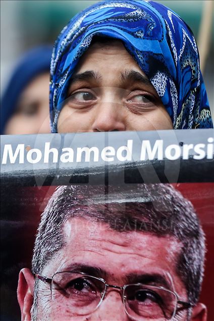 Demonstranti u New Yorku osudili vojnu vlast u Egiptu i molili se za preminulog Morsija