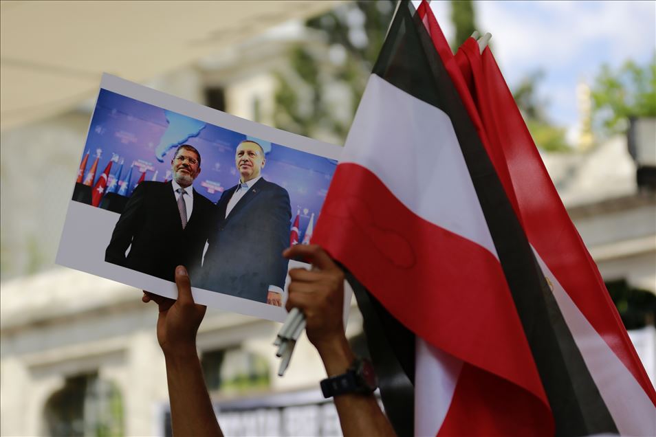 إسطنبول.. آلاف يؤدون صلاة الغائب على روح محمد مرسي