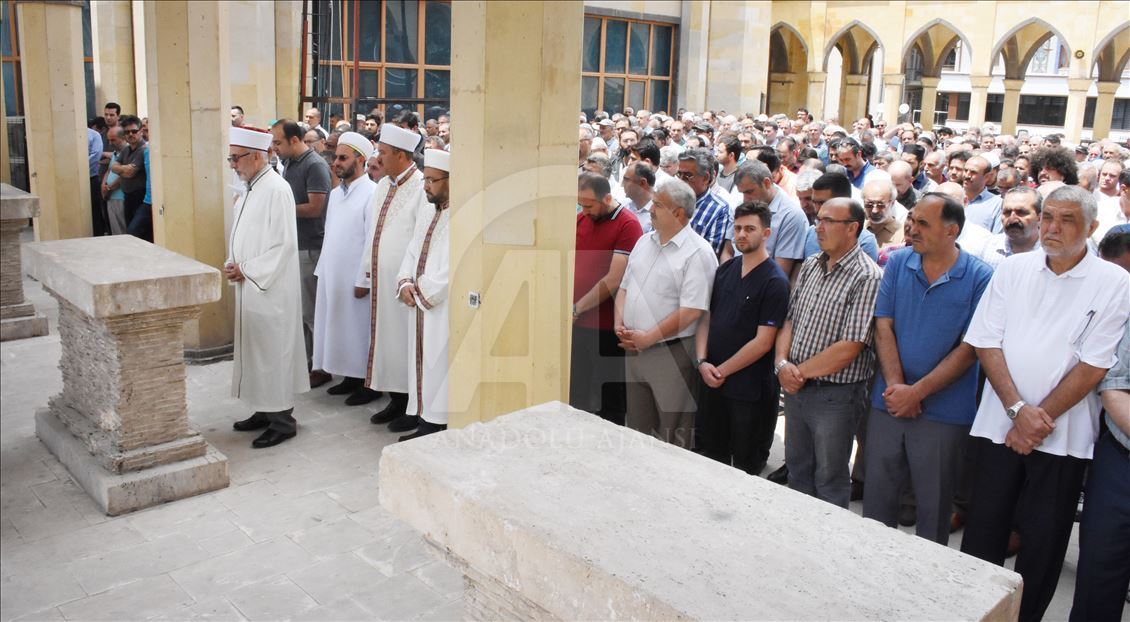 Mursi için gıyabi cenaze namazı 