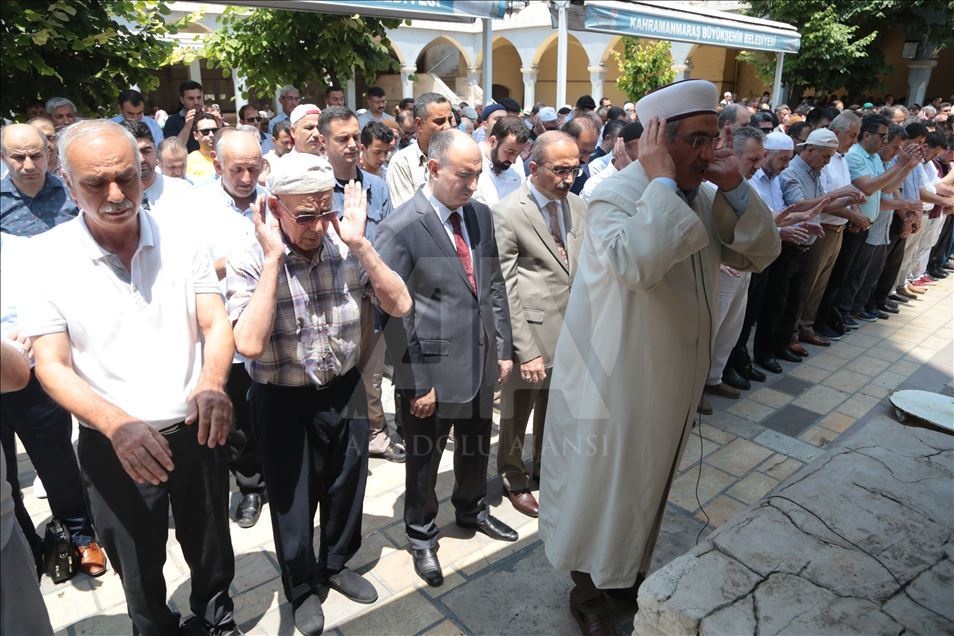 Mursi için gıyabi cenaze namazı
