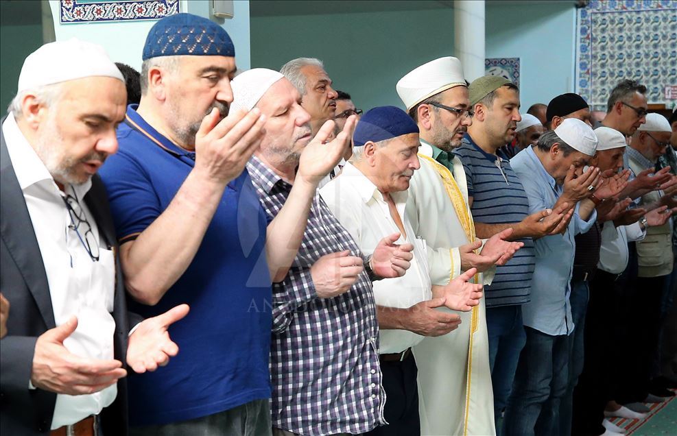 مساجد بلجيكا تصلي الغائب على مرسي
