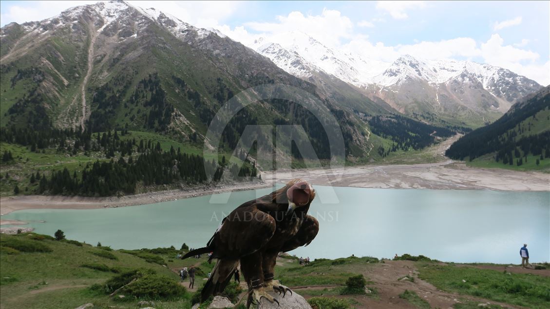 Kazakistan'da Çimbulak kayak merkezi ve Büyük Almatı Gölü'ne turist ilgisi