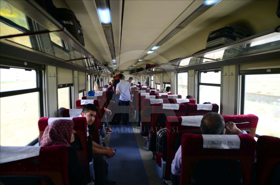 استقبال گسترده از قطار «وان گولو اکسپرس» در ترکیه
