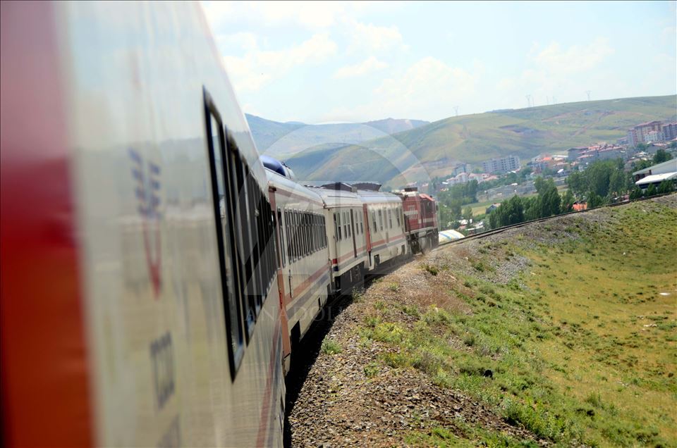 استقبال گسترده از قطار «وان گولو اکسپرس» در ترکیه
