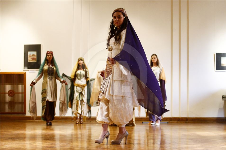 Moscow show spotlights Ottoman styles for modern age
