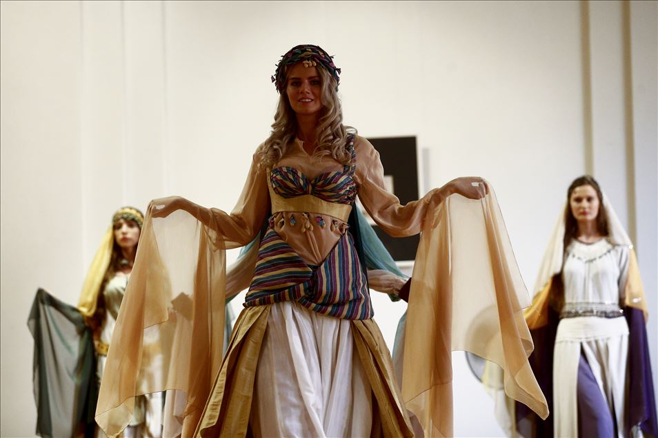 Moscow show spotlights Ottoman styles for modern age