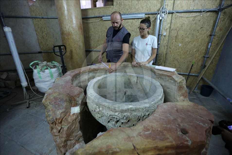Filistin’deki Yeniden Doğuş Kilisesi'nde vaftiz taşı bulundu