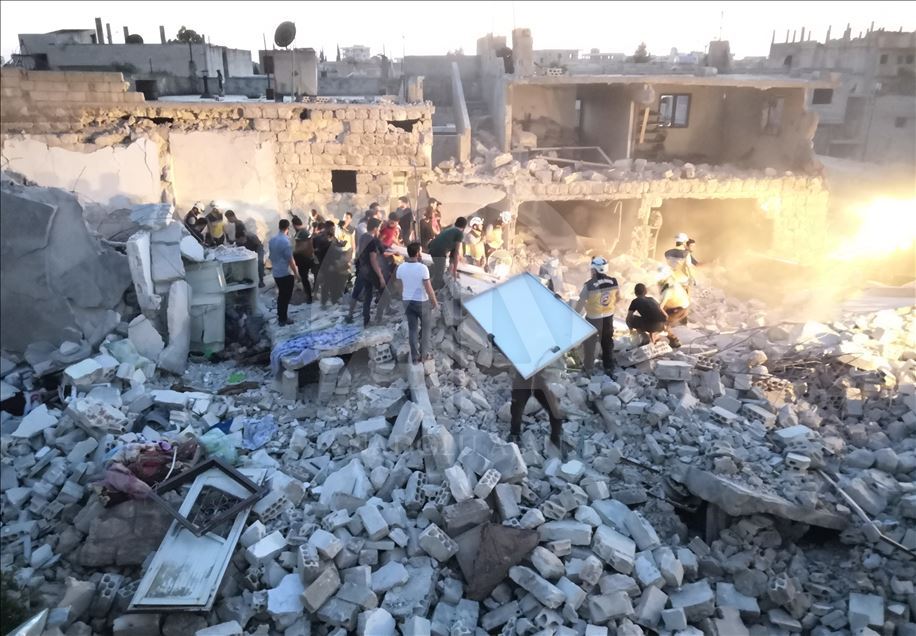 İdlib'e hava saldırıları: 5 ölü