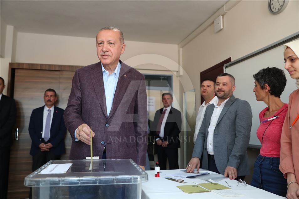اردوغان در انتخابات شهرداری استانبول شرکت کرد