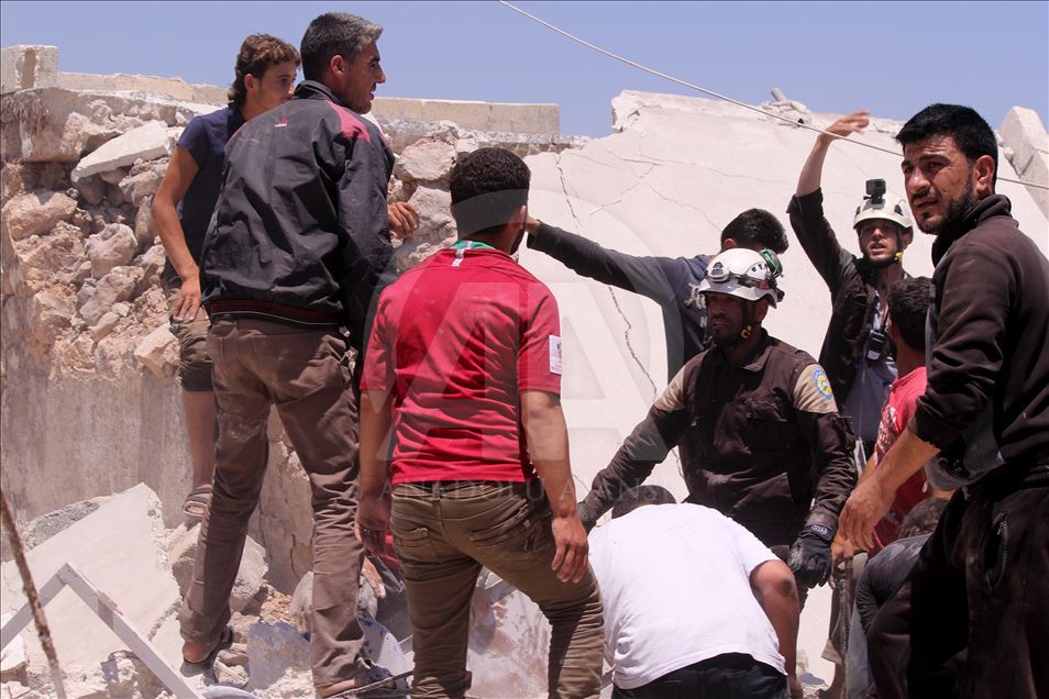 سوريا.. مقتل 5 مدنيين في قصف جوي للنظام على إدلب