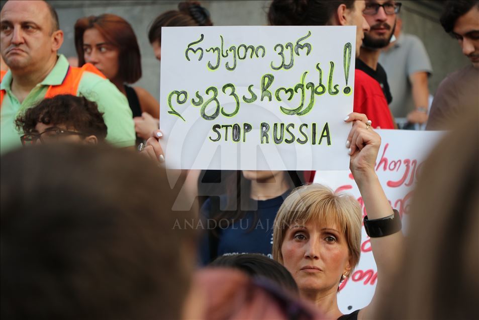 Gürcistan'ın başkenti Tiflis'te protestolar devam etti