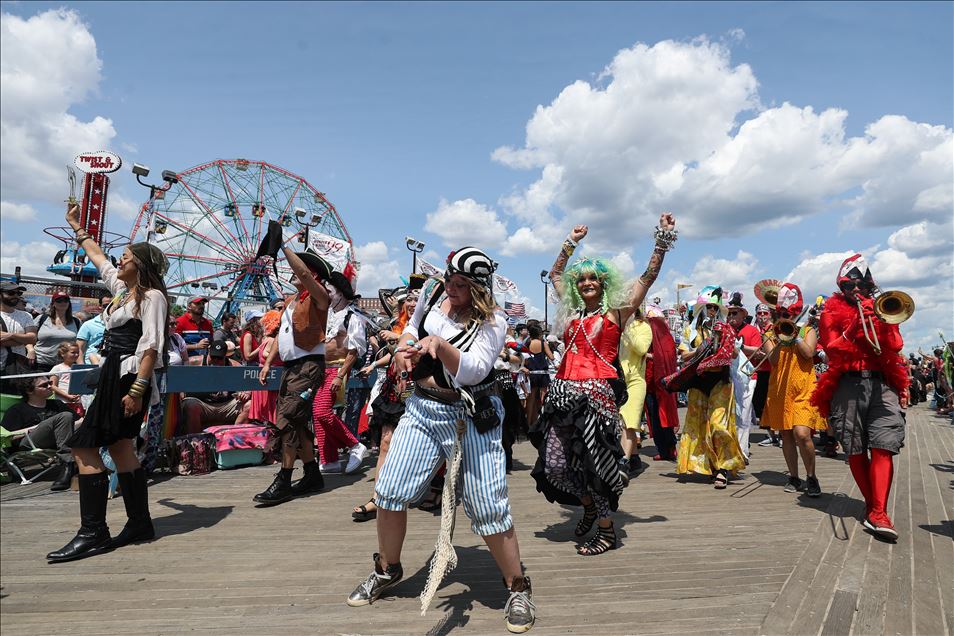 Desfile de sirenas de Coney Island 2019