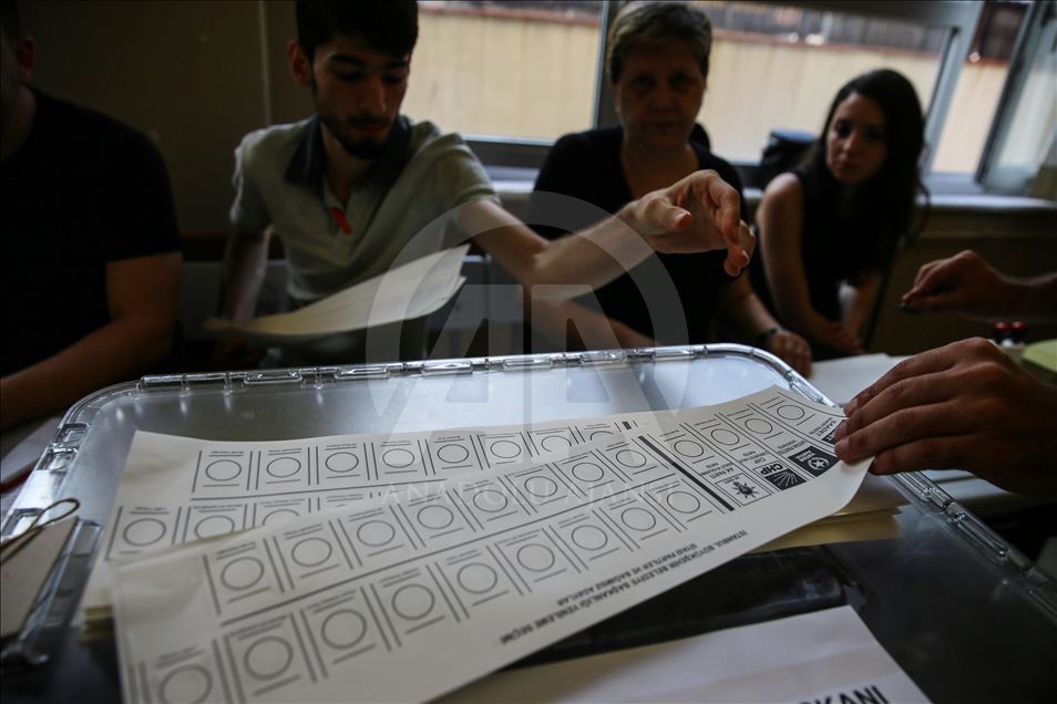 انطلاق عملية التصويت في انتخابات الإعادة لرئاسة بلدية إسطنبول الكبرى
