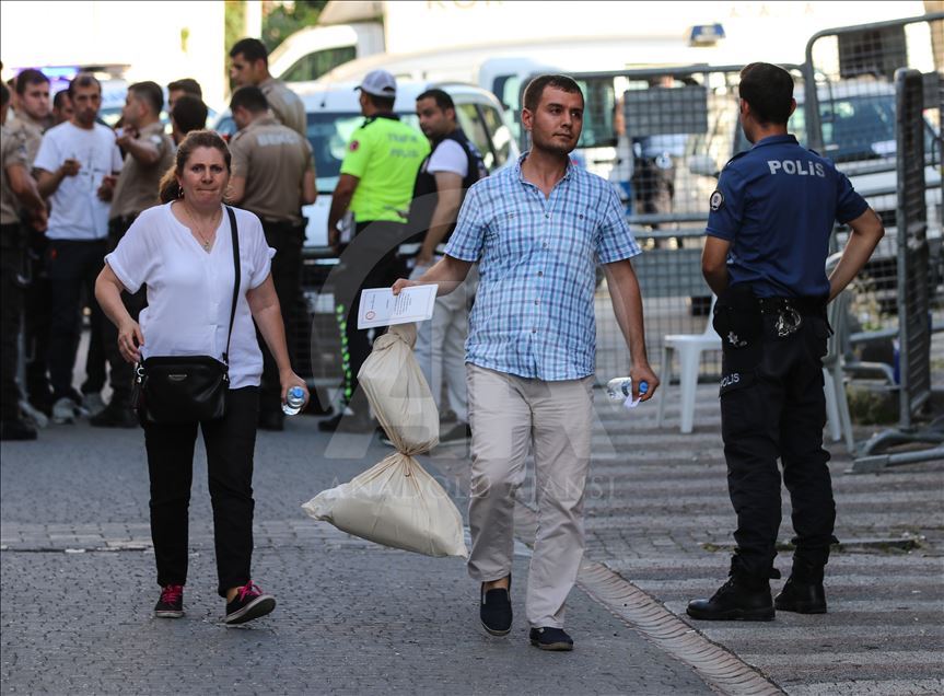 Oy pusulaları ilçe seçim kurullarına getirilmeye başlandı
