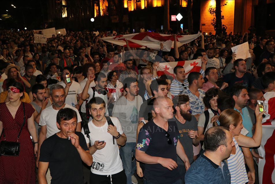 Gürcistan'ın başkenti Tiflis'te protestolar devam etti