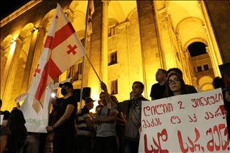 Tensas protestas en Georgia por la presencia de parlamentario ruso en el país