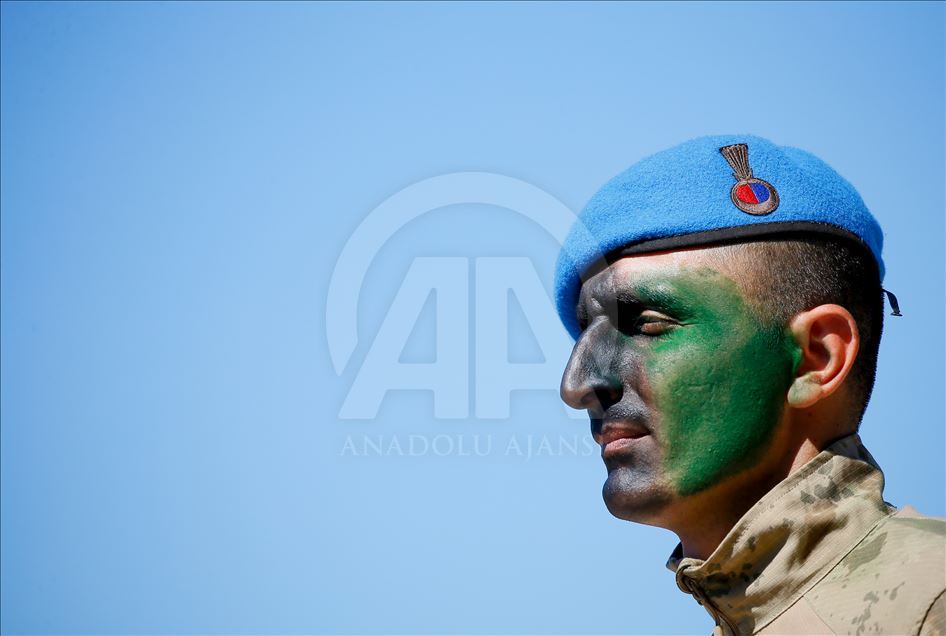 Turkish officer candidates complete 3rd Term Commando Basic Course in Izmir