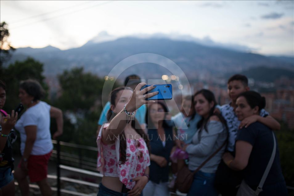 Medellin'de günlük yaşam ve gün batımı
