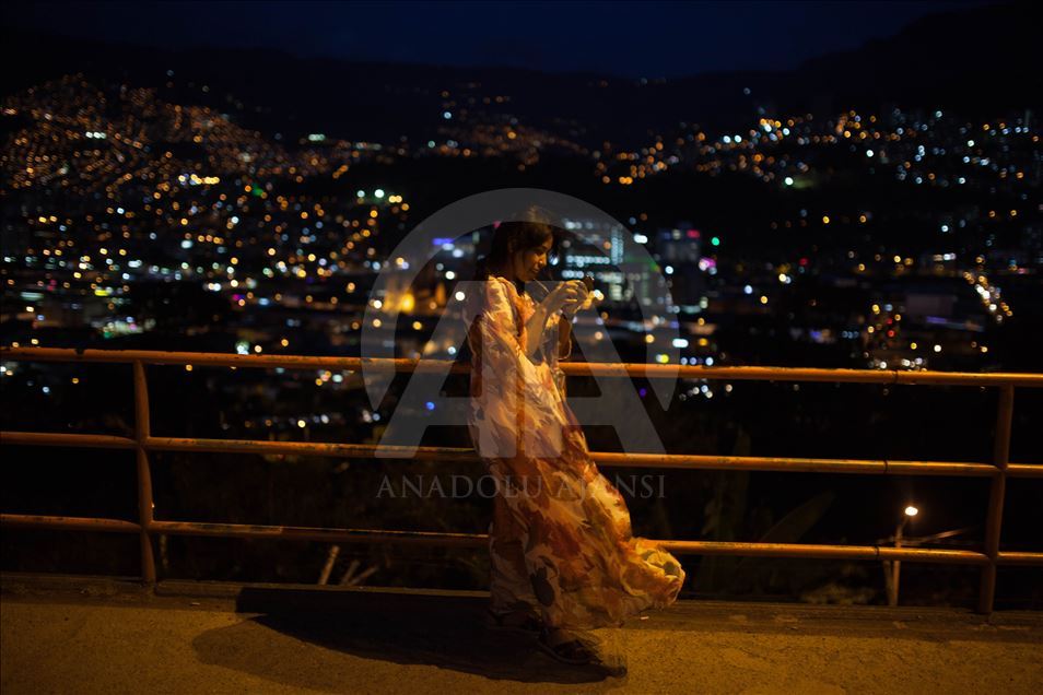 Medellin'de günlük yaşam ve gün batımı