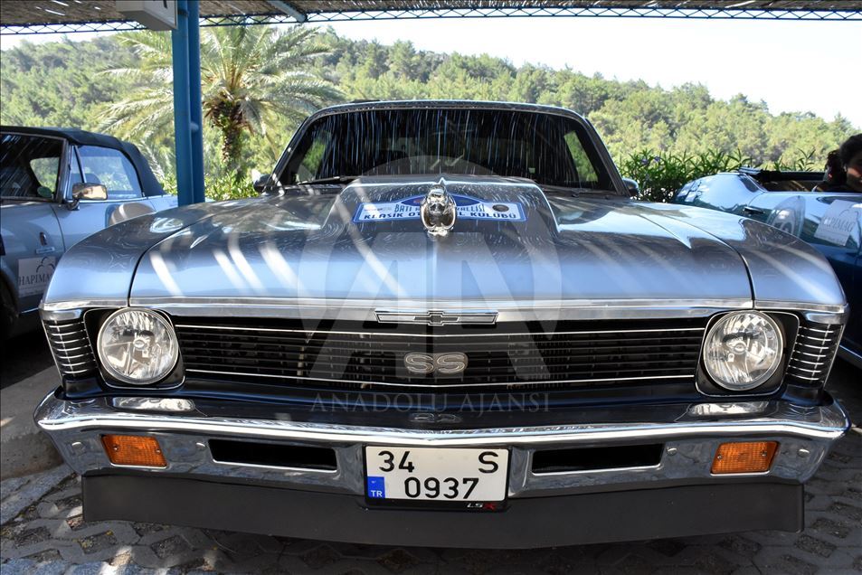 Klasik otomobil tutkunları rallide buluştu