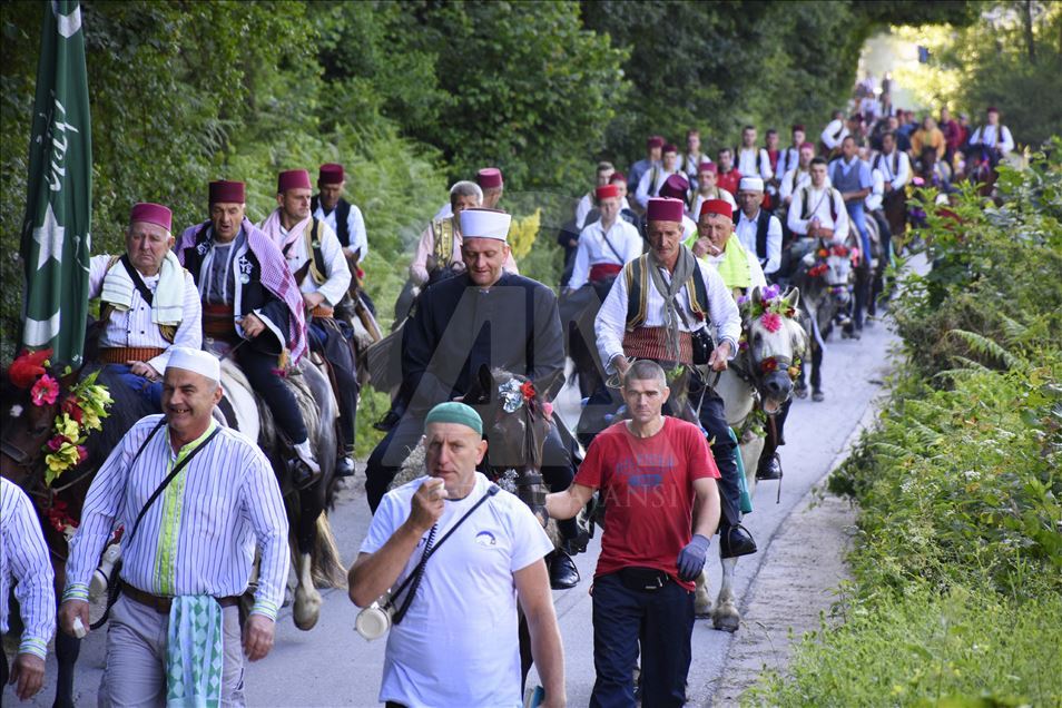Najveće dovište muslimana u Evropi: Konjanici iz Karaule krenuli ka Ajvatovici