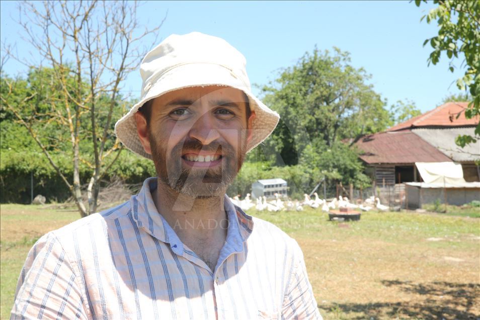 Yabancı turistler "orman köy"de ekolojik tatilde