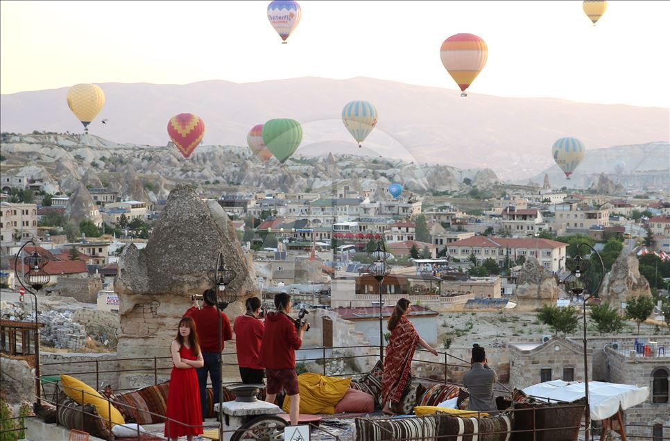 Los globos aerostáticos decoran el cielo en Nevsehir, Turquía