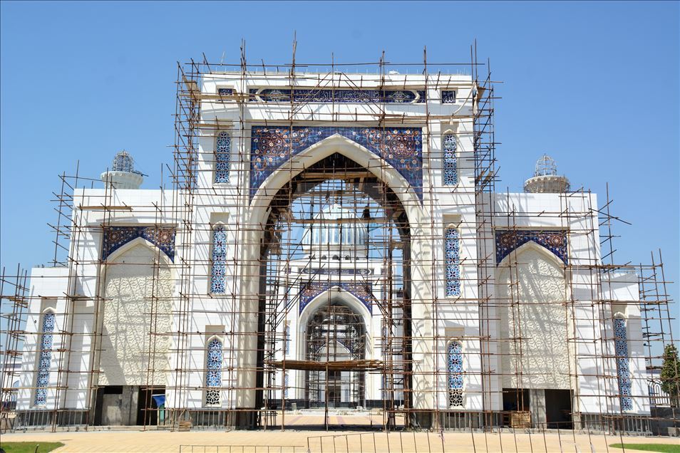 Orta Asya'nın en büyük cami inşaatında sona yaklaşılıyor