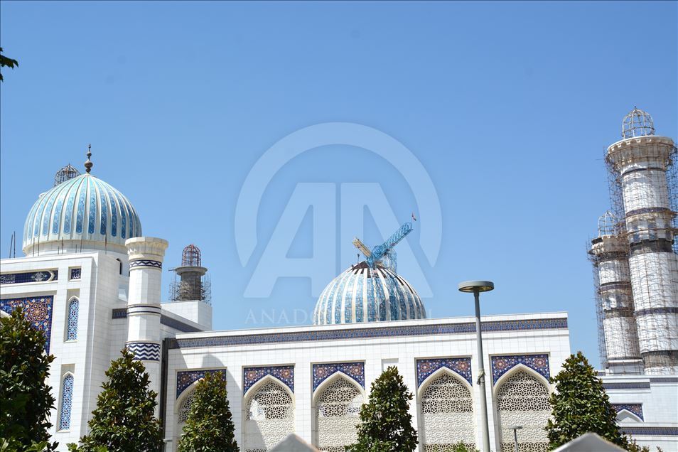 Orta Asya'nın en büyük cami inşaatında sona yaklaşılıyor