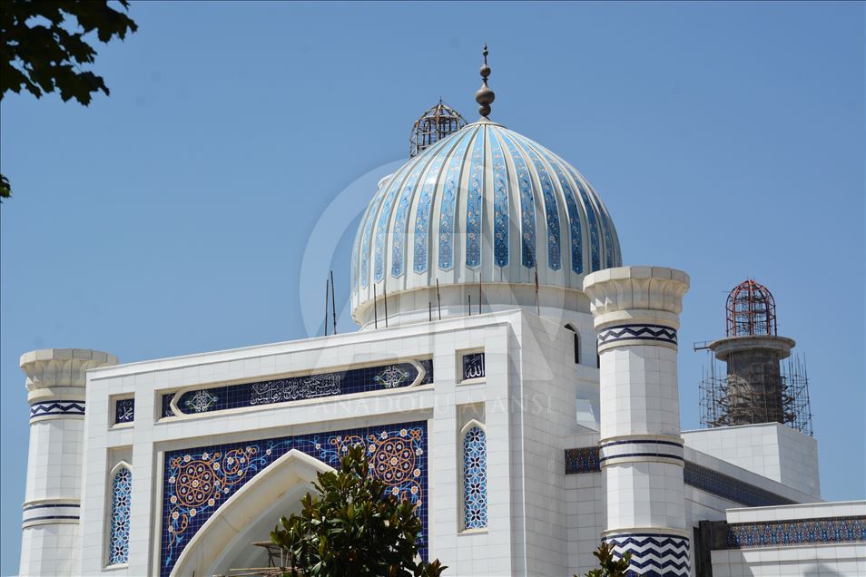 Orta Asya'nın en büyük cami inşaatında sona yaklaşılıyor