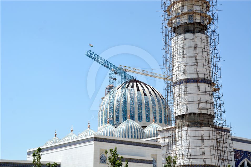Orta Asya'nın en büyük cami inşaatında sona yaklaşılıyor