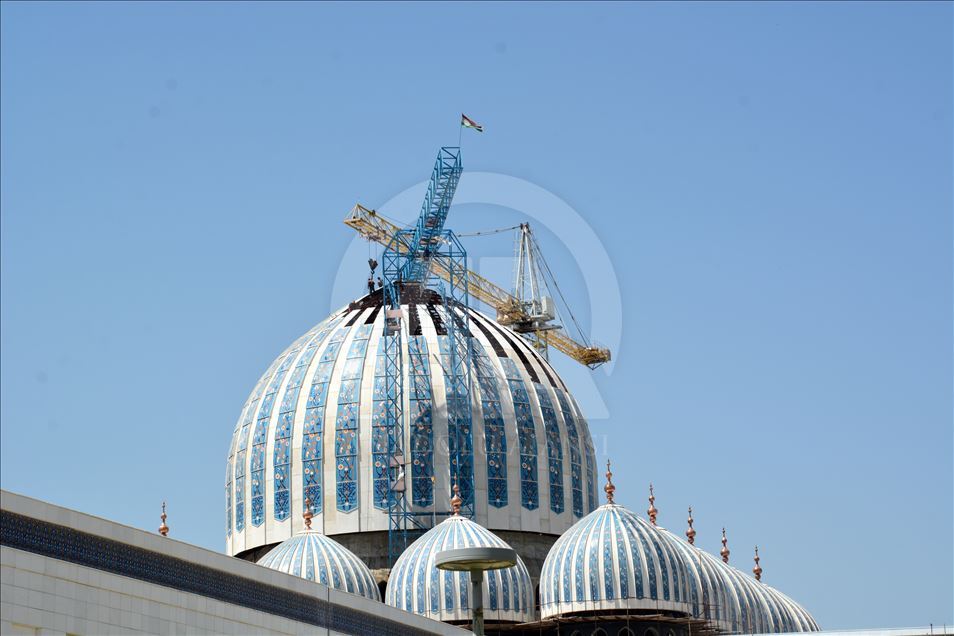 Крупнейшую мечеть Центральной Азии строят в Душанбе  