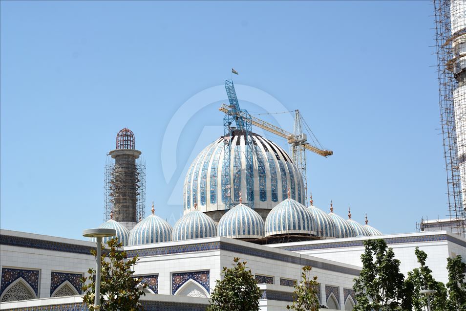 Orta Asya'nın en büyük cami inşaatında sona yaklaşılıyor