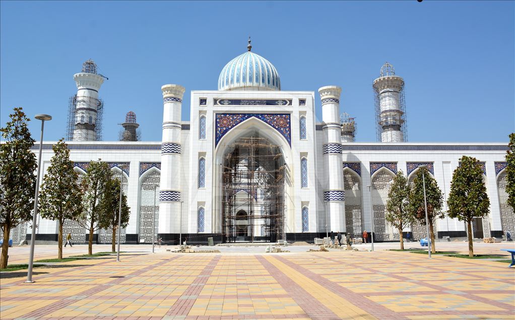 Orta Asya'nın en büyük cami inşaatında sona yaklaşılıyor