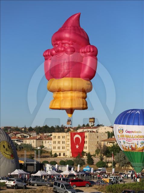 В Каппадокии проходит фестиваль воздушных шаров
