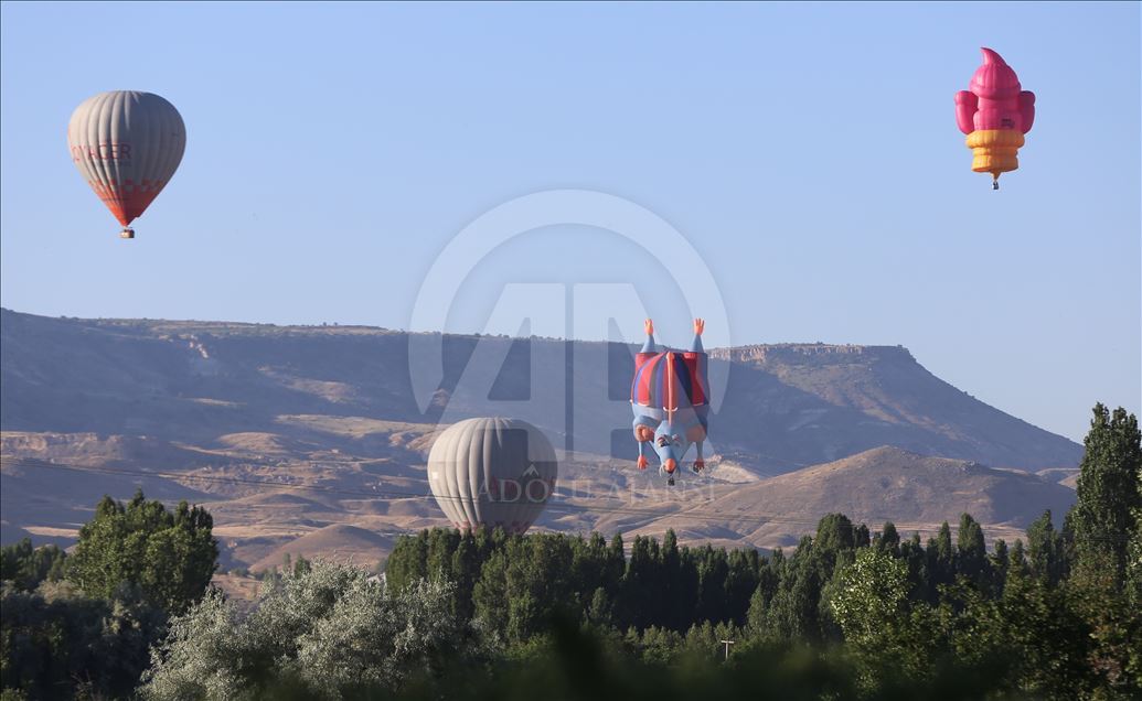 Šareni baloni uljepšali nebo iznad Kapadokije